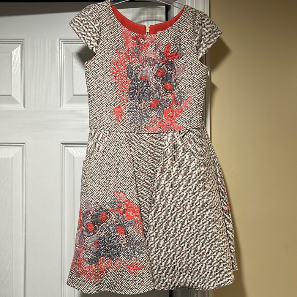 Girls dress